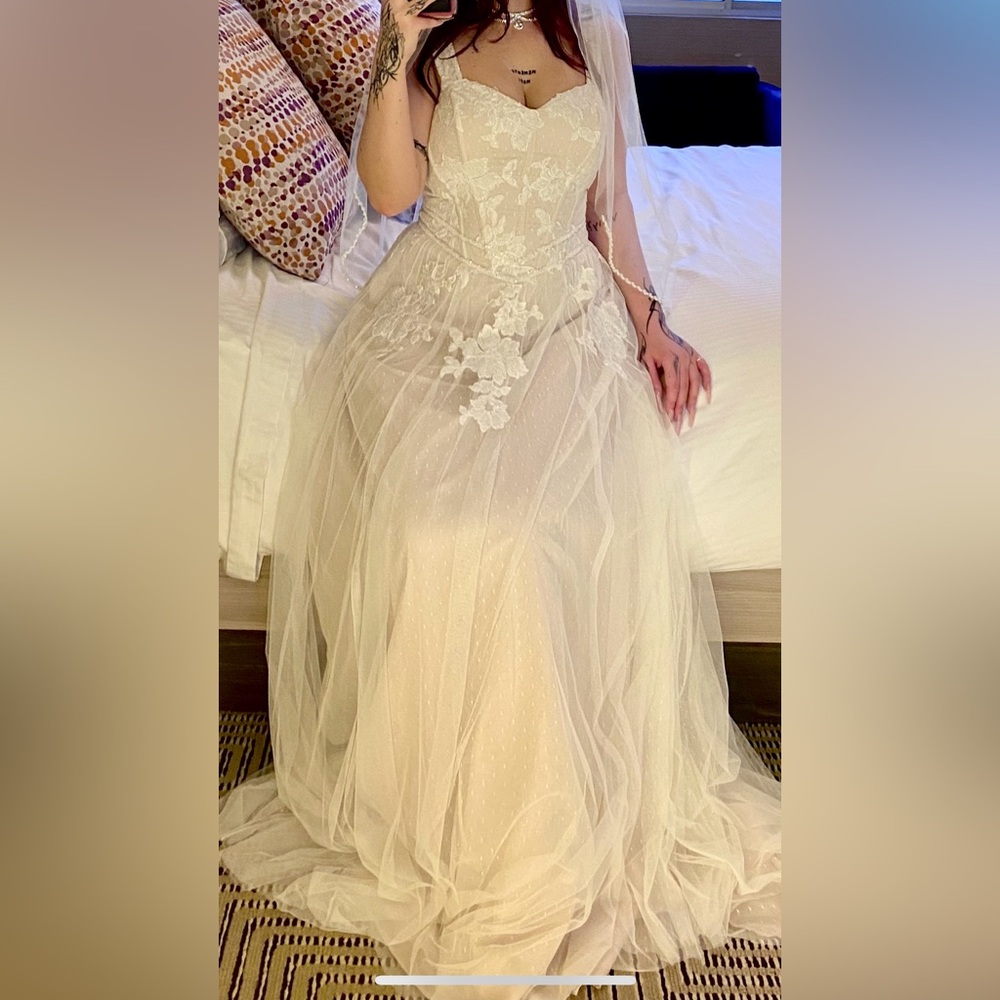 Ivory and blush Lace Appliqué Tulle corset wedding Gown